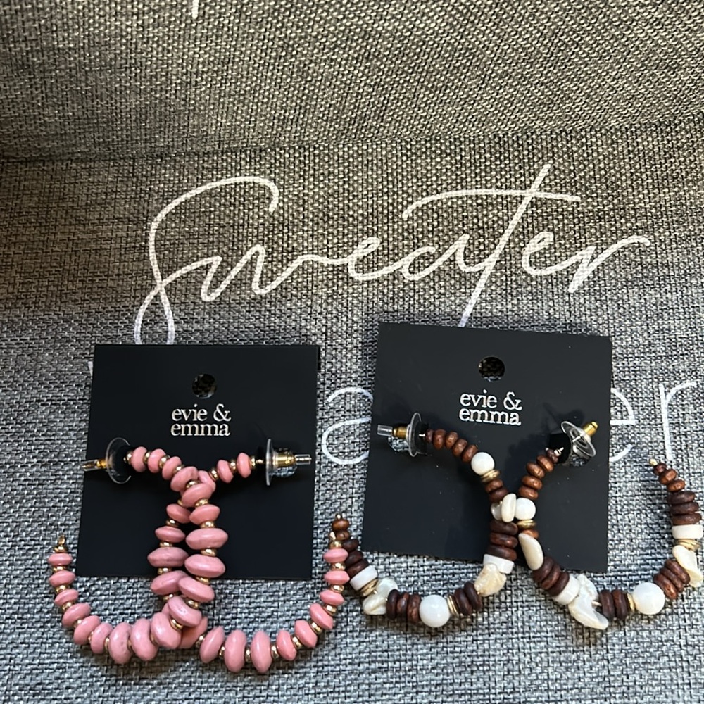 NWT Evie & Emma 2 Pairs of Beaded Pierced Hoop Earrings: 1 Brown/white & 1 Mauve